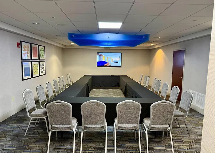 Country Inn & Suites By Radisson, Downtown Albany New York