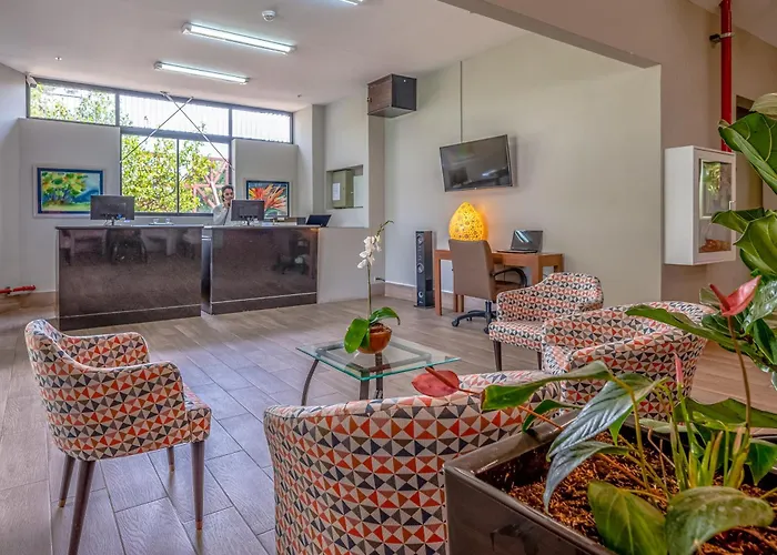 Irazu Hotel & Studios San José