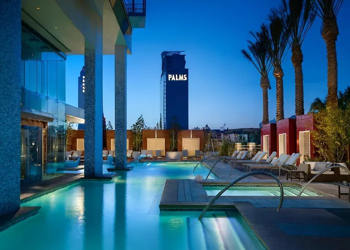 Luxury Suites At Palms Place