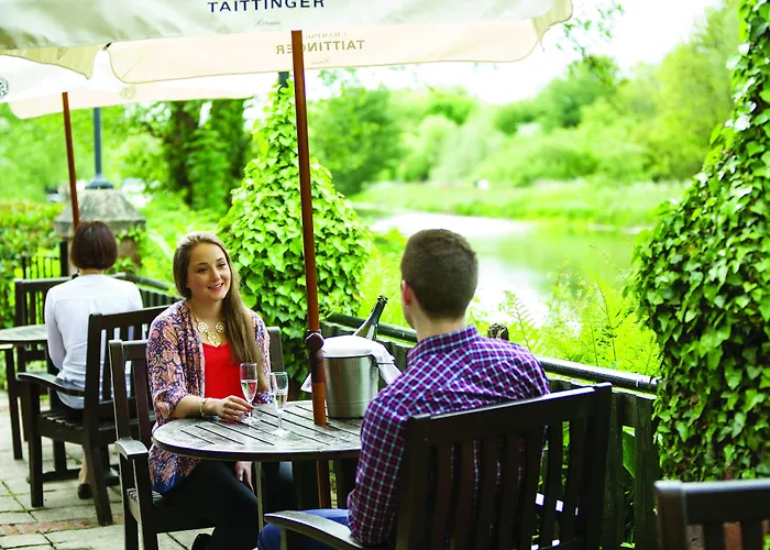 The Kingfisher Pub & Hotel