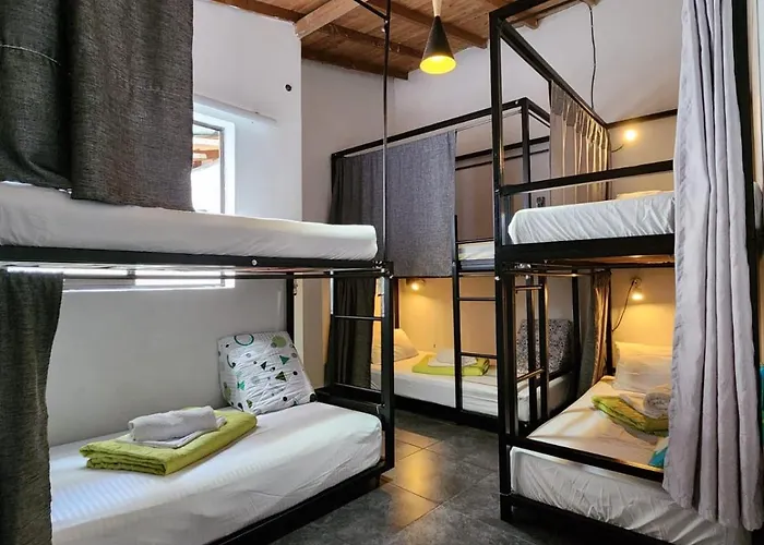 Hostel Metro Floresta Alojamiento Medellín