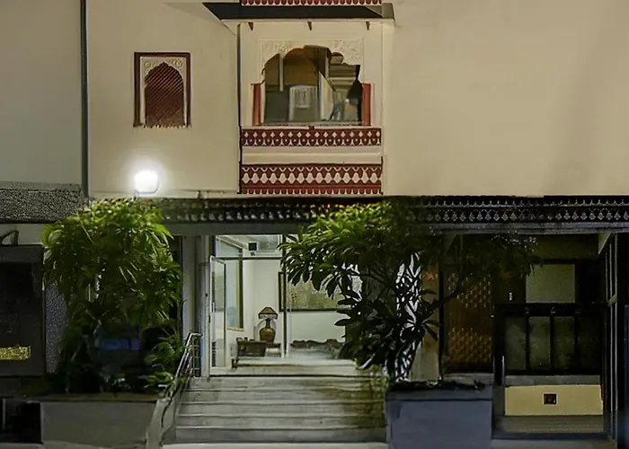Townhouse Chandpole Metro Station Formerly Hotel Raghuraj Palace