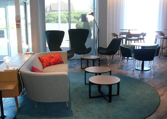 Holiday Inn Express Oxford Kassam Stadium By Ihg