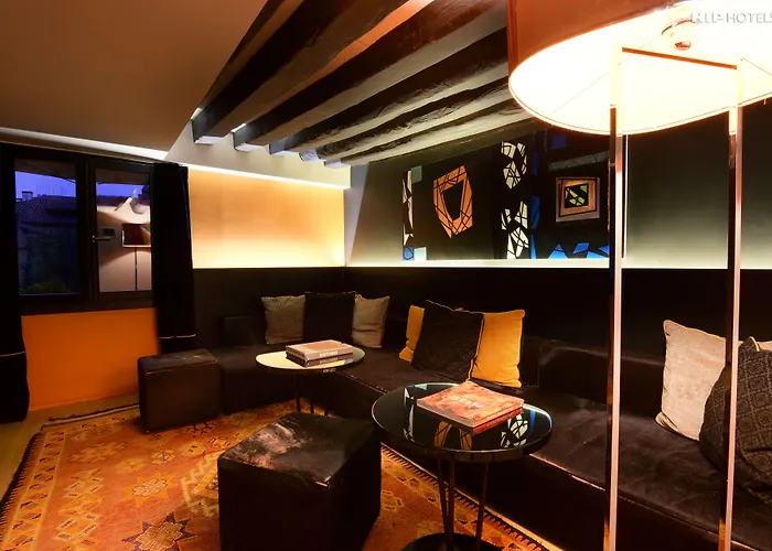 Charming House Dd724