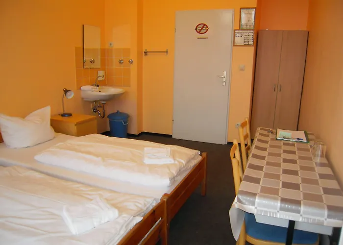Happy Go Lucky Hotel + Hostel Berlim