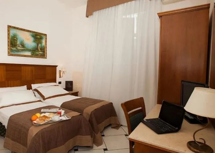 Hotel Garibaldi Neapel