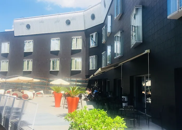 Black Hotel