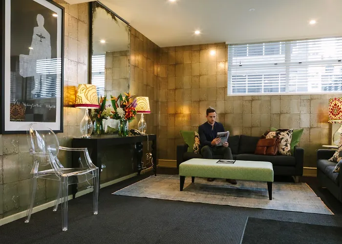 Gilmer Apartment Hotel