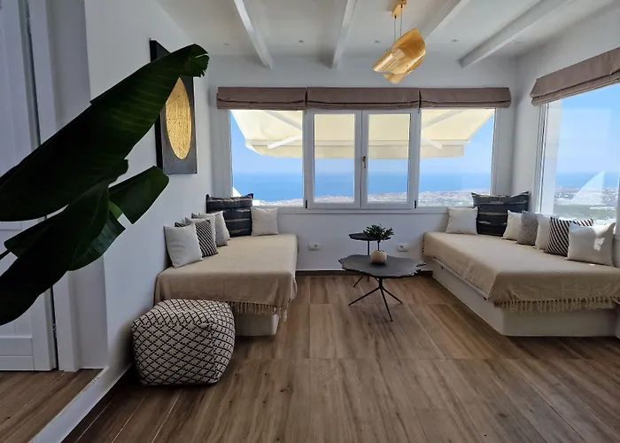 Amerisa Suites & Villa Fira 