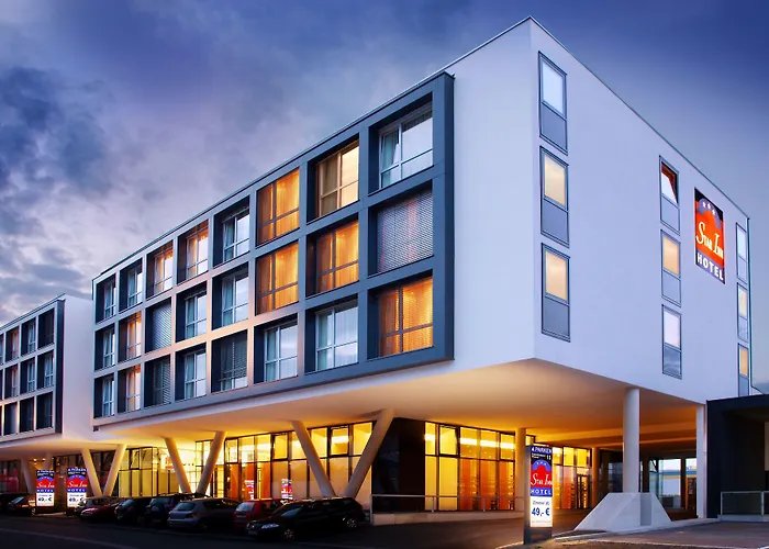 Leonardo Hotel Salzburg Airport Wals-Siezenheim