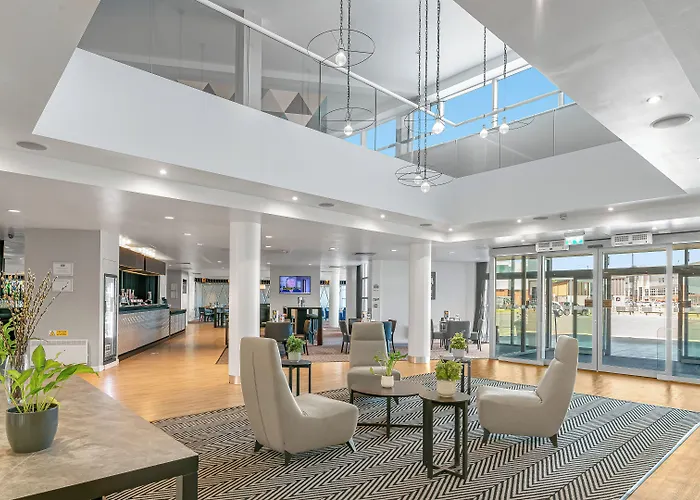 Holiday Inn Express Leigh - Sports Village By Ihg