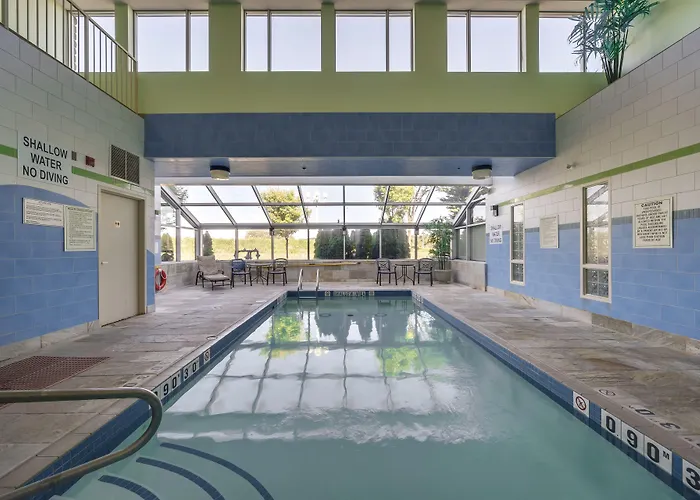 Monte Carlo Inn Barrie - Newly Renovated