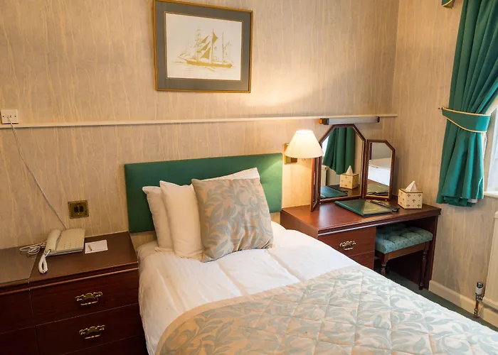 Quayside Hotel