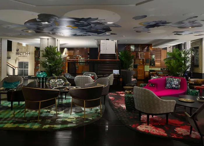 Hotel Qt Sydney