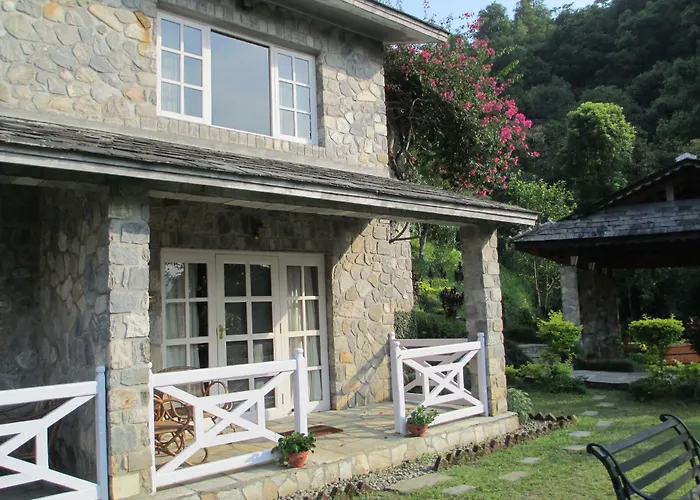 The Begnas Lake Resort & Villas