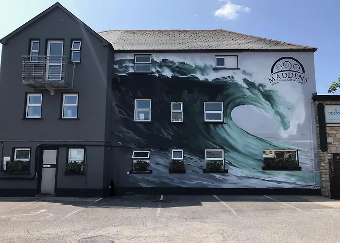 Maddens Bridge Bar & Guesthouse Bundoran