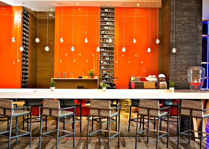 Fx Hotel Kaohsiung Zhonghua Road Branch