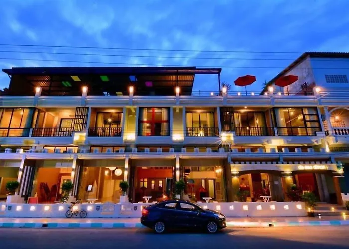 Hotel De Sea Almond Chumphon