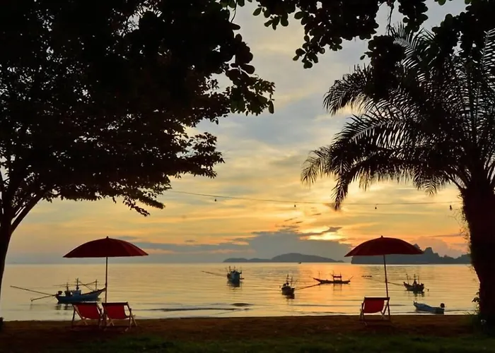Hotel De Sea Almond Chumphon