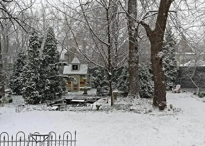 Manderley Bed & Breakfast Inn