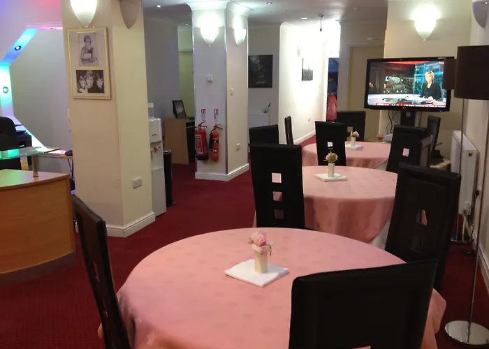 City View Hotel - Roman Road Market London