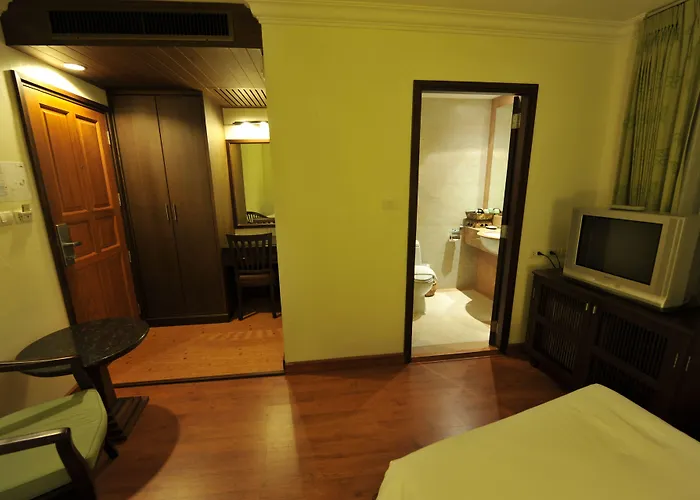 Fresh Inn Hotel - SHA Extra Plus