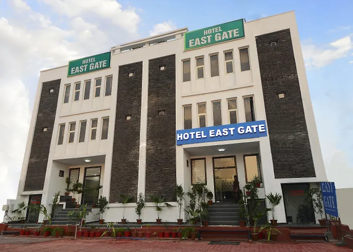 Hotel Agra Dazzling East Gate