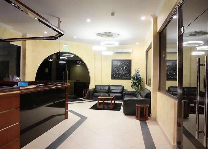 Queens Hotel Angeles City