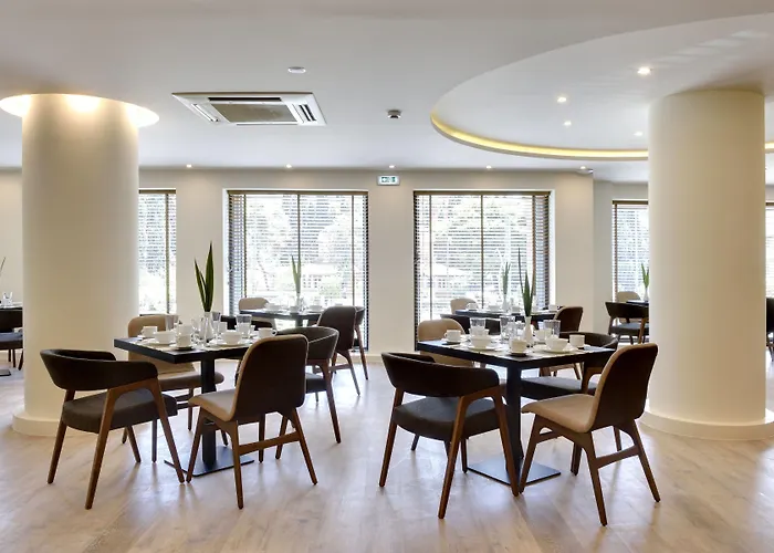 Athens Avenue Hotel