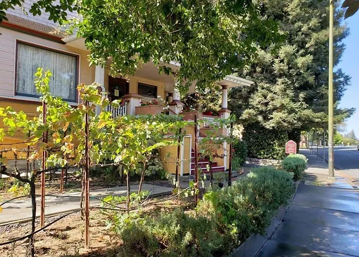Cabernet House, An Old World Inn