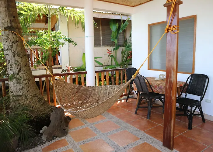 Golden Monkey Cottages El Nido