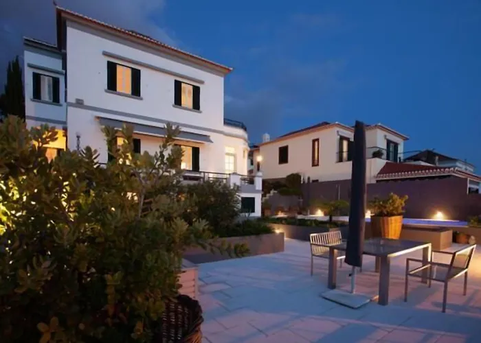 Quinta B. (Adults Only)