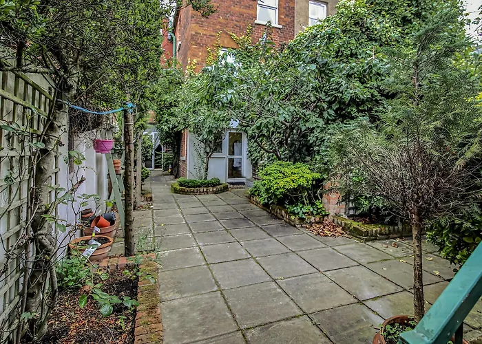 Avenue House Guest House