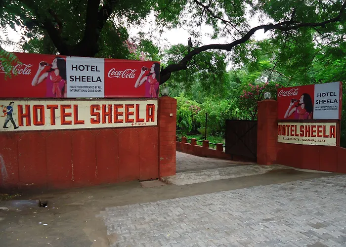 Hotel Sheela, 100M From Taj Mahal