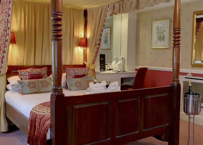 Angel And Royal Hotel