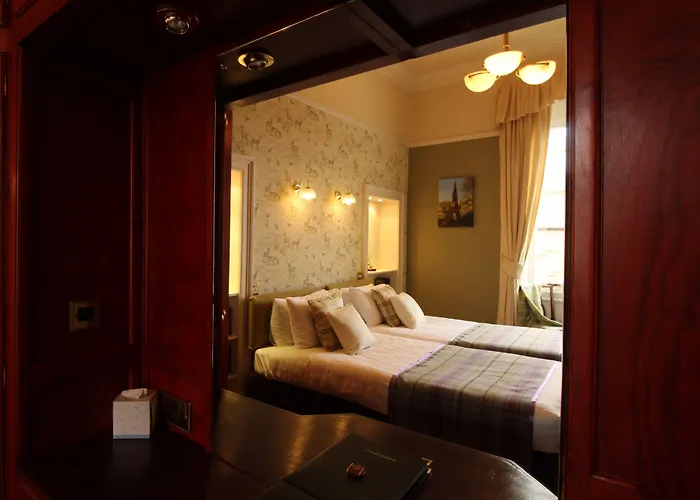Dunedin Guest House