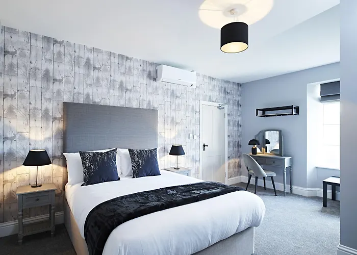 The Frampton Arms Hotel Moreton 