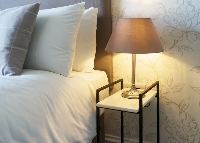 The Frampton Arms Hotel Moreton 