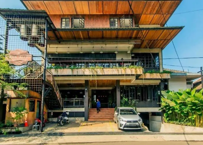 Triple Seven Bed & Breakfast Bandung