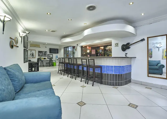 Inn & Out Sandton Park