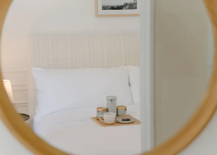 Cara Hotel