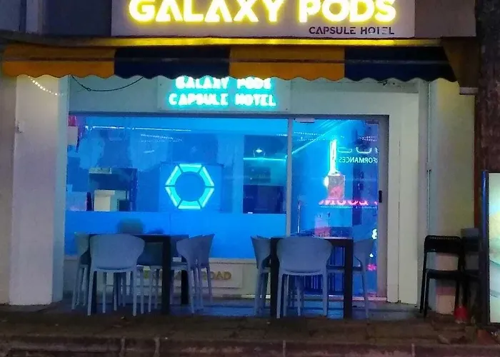 Galaxy Pods Capsule Hotel Boat Quay Singapura