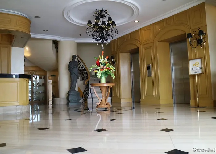 The Grand Dame Hotel Iloílo
