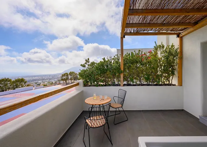 Lemon Suites Santorini Firá