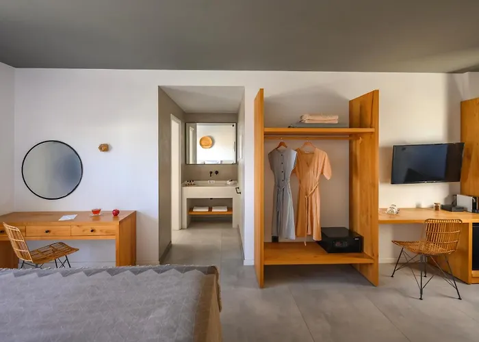 Lemon Suites Santorini Firá
