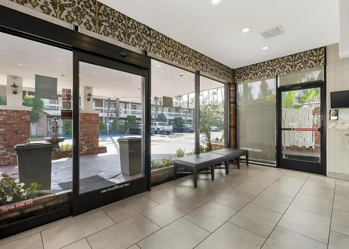 Best Western Plus Carriage Inn