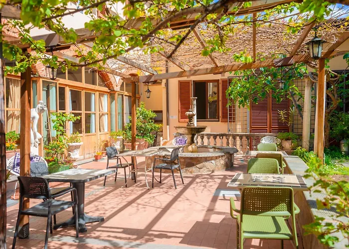 Hostel Archi Rossi