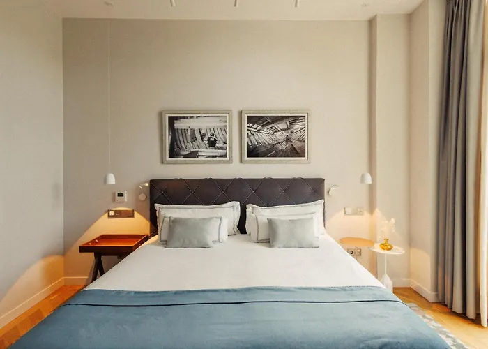 Lasala Plaza Hotel - Adults Only
