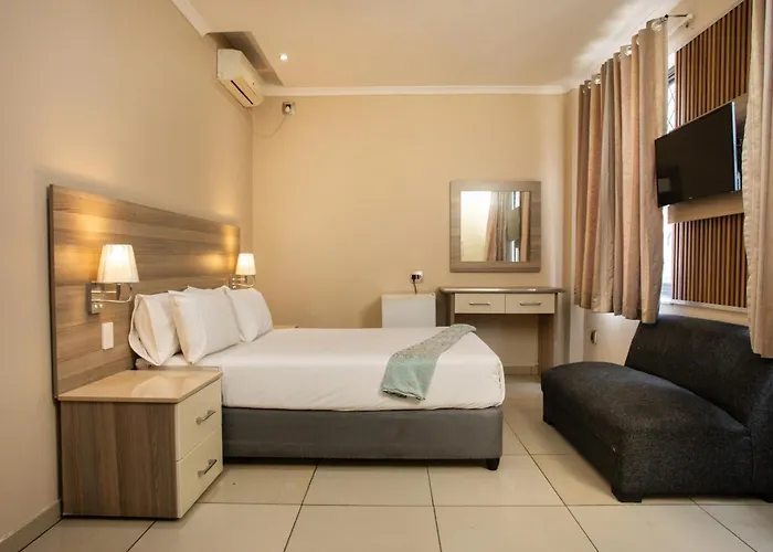 Tudor House Hotel