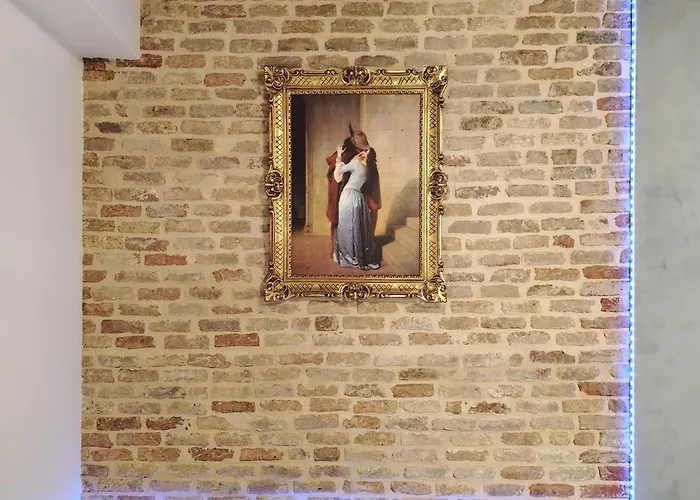 Hayez Rooms